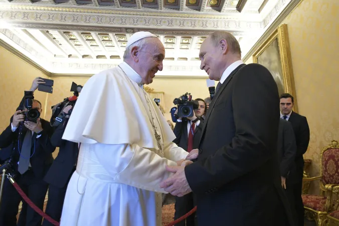 Papst Franziskus empfängt Präsident Wladimir Putin im Apostolischen Palast des Vatikans am 4. Juli 2019