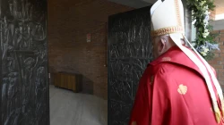 Papst Franziskus öffnet Heilige Pforte in römischem Gefängnis am 26. Dezember 2024 / Vatican Media