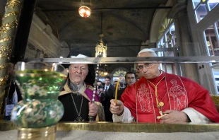 Papst Leo XIV. mit dem orthodoxen Patriarchen Bartholomaios I. / Vatican Media