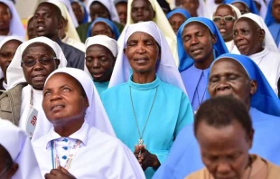 Eine Gruppe Nonnen am Heiligtum der Märtyrer von Namugongo beim Besuch von Papst Franziskus am 28. November 2015.  / Giuseppe Cacace/AFP/Getty Images