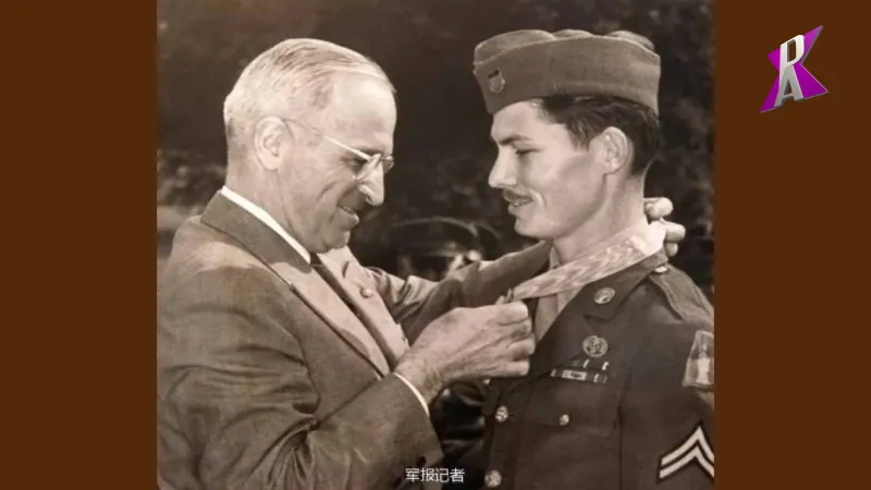 Ehrenmedaille für einen Soldaten, der sich auf seine Gewissensfreiheit berief: Harry Truman bei der Auszeichnung von Desmond Doss 