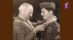 Ehrenmedaille für einen Soldaten, der sich auf seine Gewissensfreiheit berief: Harry Truman bei der Auszeichnung von Desmond Doss  / (C) Pax Press Agency, SARL, Geneva