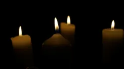 Adventskranz mit vier Kerzen / Melly95 / Pixabay