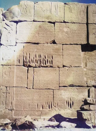 Der Ägyptisch-Hethitische Friedensvertrag im Karnaktempel.