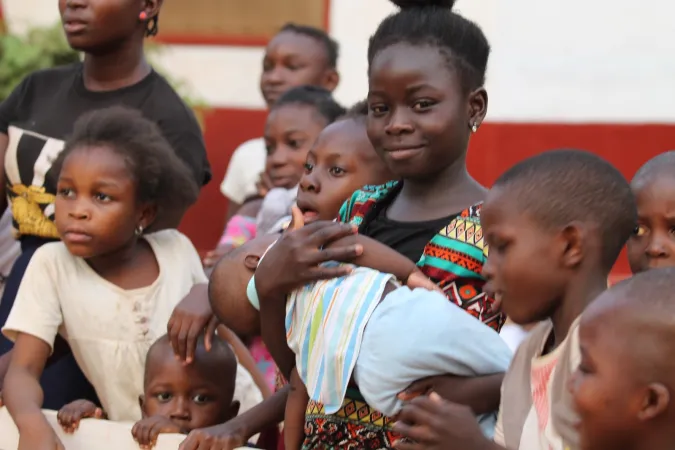 Jugendliche in Bangui beim Besuch von Papst Franziskus am 29. November 2015