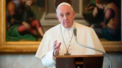 Papst Franziskus spricht im Apostolischen Palast des Vatikans / Vatican Media 