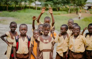 Kinder in Sierra Leone  / Annie Spratt / Unsplash (Archiv CC0) 