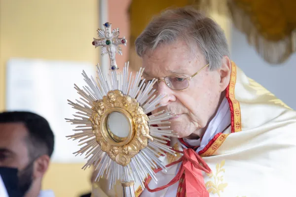 Kardinal George Pell am 13. Mai bei der Eucharistischen Prozession im Angelicum in Rom. / Daniel Ibanez / CNA Deutsch 
