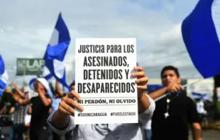 Das Plakat eines regierungskritischen Demonstranten in Managua am 17. Juni 2018 fordert Gerechtigkeit für die Getöteten, Verhafteten und Verschwunden.  / Marvin Recinos/AFP/Getty Images