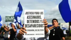 Das Plakat eines regierungskritischen Demonstranten in Managua am 17. Juni 2018 fordert Gerechtigkeit für die Getöteten, Verhafteten und Verschwunden.  / Marvin Recinos/AFP/Getty Images
