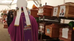 Erzbischof Corrado Lorefice besucht den Friedhof Santa Maria dei Rotoli am 2. November 2021  / Erzbistum Palermo