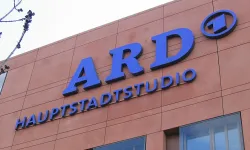 ARD-Hauptstadtstudio in Berlin (Symbolbild) / ANKAWÜ / Wikimedia Commons (CC BY-SA 3.0)