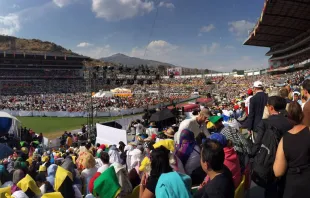 Die Menschen im Stadion von Morelia, Mexiko, am 16. Februar 2016 / CNA/David Ramos