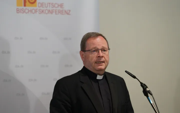 Bischof Georg Bätzing (Limburg) ist seit 2020 Vorsitzender der deutschen Bischofskonferenz (DBK).
