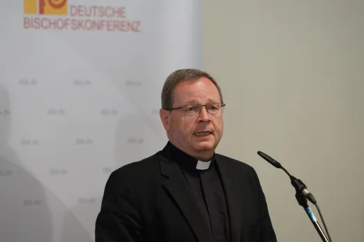 Bischof Georg Bätzing (Limburg) ist seit 2020 Vorsitzender der deutschen Bischofskonferenz (DBK). / Rudolf Gehrig / CNA Deutsch