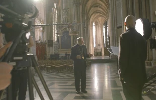 Filmarbeiten mit Bischof Robert Barron / screenshot / Word on Fire