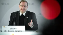 Bischof Georg Bätzing bei der Frühjahrsvollversammlung der deutschen Bischofskonferenz im Februar 2021. / Sascha Steinbach / epa pool
