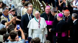 Papst Franziskus mit Pfadfindertuch beim am 3. August 2019 / Daniel Ibanez / CNA Deutsch 