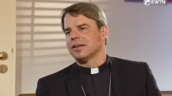 Bischof Oster hat das Modell "Firmung ab 16" bereits in seiner Diözese eingeführt. / EWTN.TV