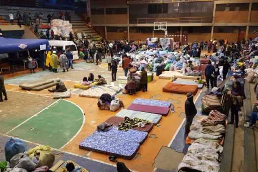 Mehr als 10.000 Familien in Bolivien sind durch Überschwemmungen obdachlos geworden. Adveniat unterstützt mit einer Soforthilfe die katholische Kirche in Bolivien, die unter anderem Notunterkünfte für die Opfer bereitstellt. / Adveniat / Projektpartner