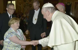 Bridget Brown beim Treffen mit Papst Franziskus am 21. Oktober 2017 / L'Osservatore Romano