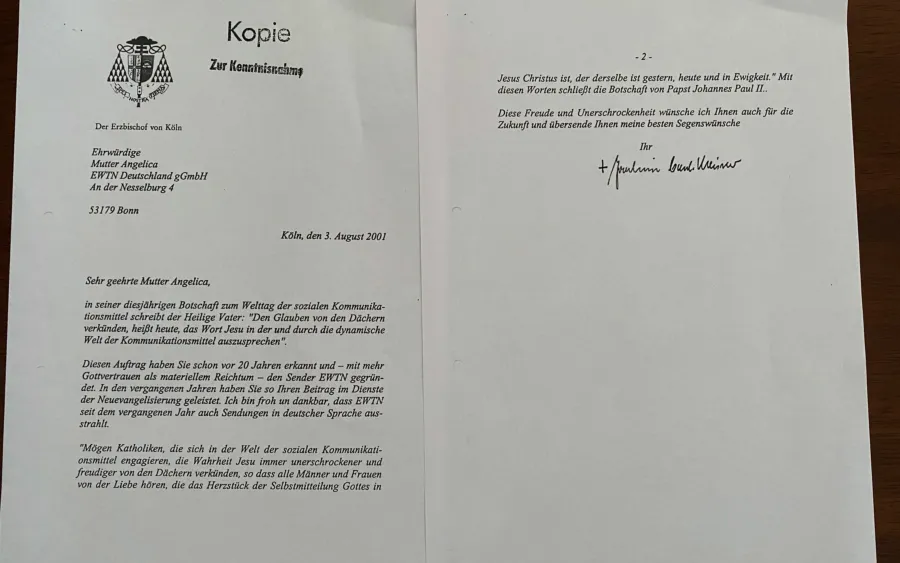 In seinem Brief an die EWTN-Gründerin Mother Angelica dankte der damalige Erzbischof von Köln, Kardinal Joachim Meisner, der Ordensfrau für ihr Engagement "im Dienste der Neuevangelisierung".
