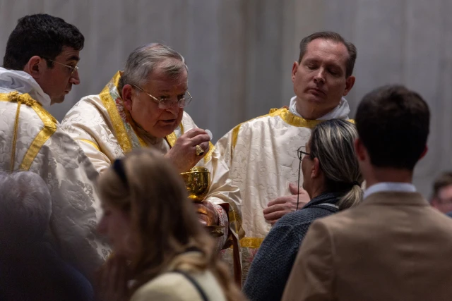 Bonner Liturgiewissenschaftler kritisiert alte Messe im Petersdom als „nicht stimmig“