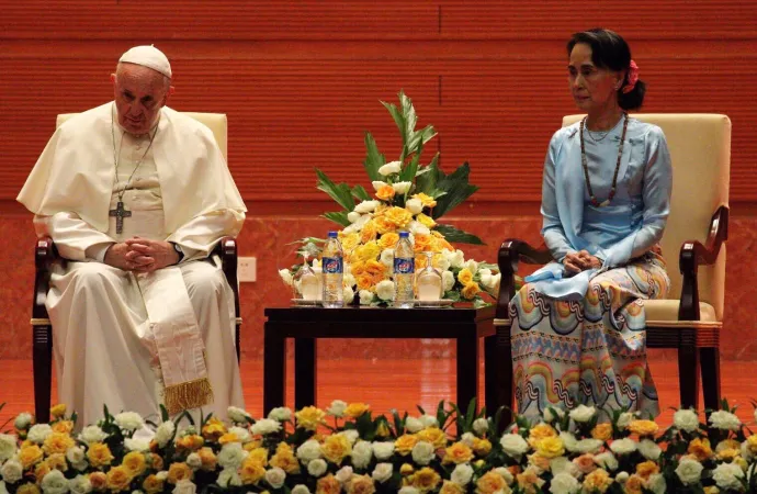 Papst Franziskus und Aung San Suu Kyi am 28. November 2017