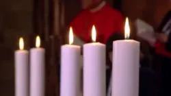 Kerzen brennen beim Ökumenischen Gebet in Lund am 31. Oktober 2016. / Lutheranworld.org