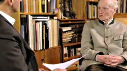 Martin Rothweiler im Gespräch mit Professort Robert Spaemann. / EWTN.TV