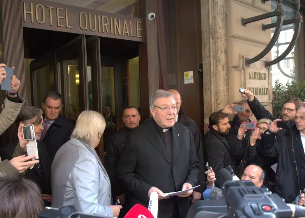 Kardinal Pell vor der Presse am 3. März 2016 nach seinem Gespräch mit Opfern sexuellen Missbrauchs. 