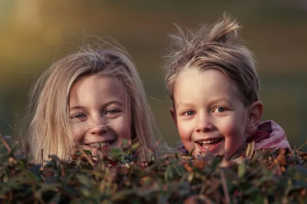 Um glücklich zu sein, brauchen Kinder klare Werte / Pixabay / lenkafortelna 