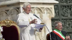 Papst Benedikt XVI. beim Weltfamilientreffen am 1. Juni 2012. / CNA/Weltfamilientreffen 2012
