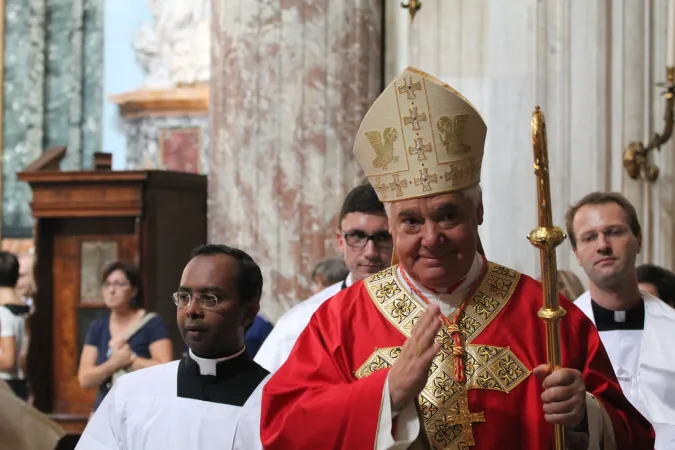 Kardinal Müller bei der Inbesitznahme seiner Titularkirche, Sankt Agnes in Agone, am 14. September 2014