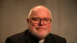 Kardinal Reinhard Marx im Presse-Saal des Heiligen Stuhls am 16. Oktober 2014.  / CNA/Daniel Ibanez