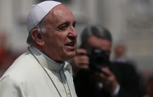 Papst Franziskus auf dem Petersplatz am 27. Mai 2015. / CNA/Daniel Ibanez