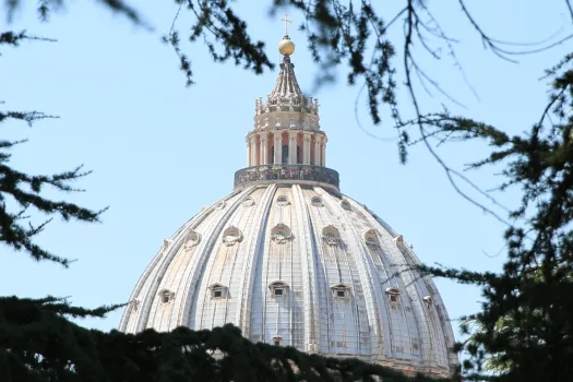 Blick auf die Kuppel des Petersdoms vom Augustinianum am 1. Juli 2015. / CNA/Petrik Bohumil