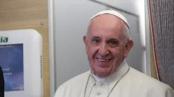 Papst Franziskus auf dem Flug von Kuba nach Washington DC am 22. September 2015 / CNA / Alan Holdren
