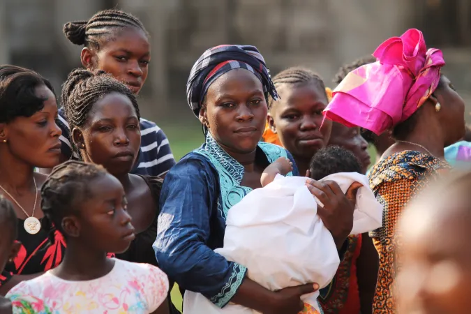Christliche Frauen beim Besuch von Papst Franziskus in Bangui, Zentralafrikanische Republik am 29. November 2015.