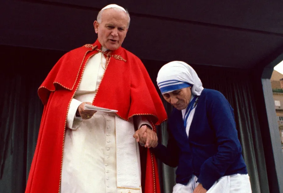 Papst Johannes Paul II. und Mutter Teresa von Kalkutta.