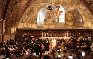 Weltgebetstag für den Frieden mit Papst Franziskus und Vertretern christlicher Konfessionen, aber auch anderer Religionen am 20. September 2016 in Assisi. / CNA/Daniel Ibanez