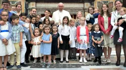 Papst Franziskus beim Treffen mit Familien und Mitgliedern der Europäischen Föderation der Katholischen Familienverbände (FAFCE) im Vatikan. / CNA / L'Osservatore Romano