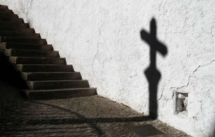 Kreuz (Illustration) / Saigi Elemacr/Shutterstock