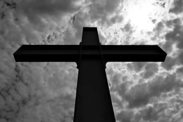 Kreuz der Märtyrer / Aaron Groote via Flickr (CC BY-NC-SA 2.0)