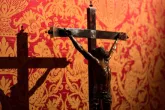 Ist der Exorzismus auf Latein wirkmächtiger?