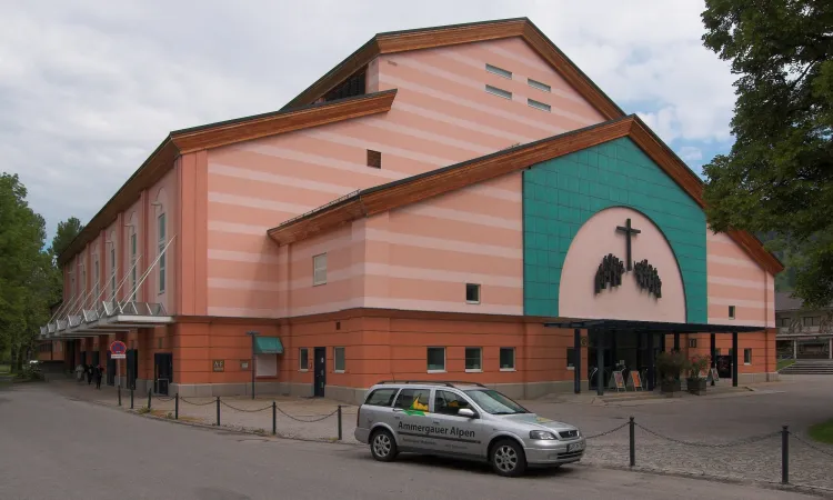 Das Festspielhaus – die Einheimischen nennen es Passionstheater – im Jahr 2007