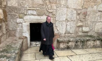 Bischof Georg Bätzing in der Geburtskirche in Bethlehem / Deutsche Bischofskonferenz / Matthias Kopp