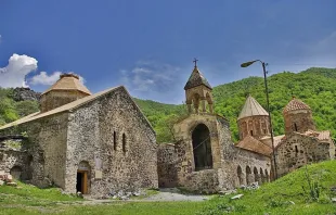 Dadivank, ein Kloster der Armenischen Apostolischen Kirche im Bezirk Kalbajar in Aserbaidschan. / Armen hay via Wikipedia (CC BY-SA 3.0).