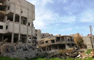 Zerstörte Gebäude in Darayya / Kirche in Not