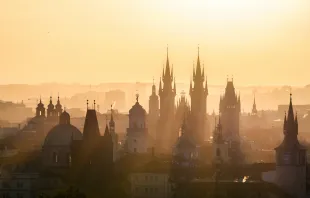 Blick auf Prag / Denis Poltoradnev / Unsplash